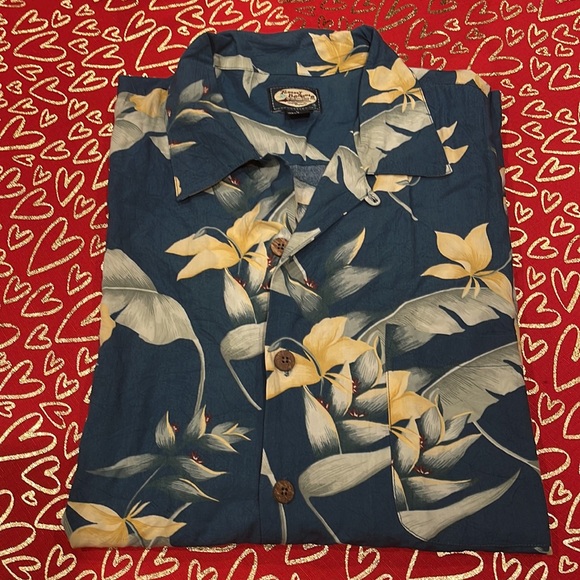 Tommy Bahama Other - Tommy Bahama Men’s Beautiful Camp Shirt. Mint Condition